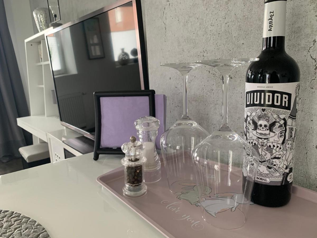W1 - Kontaktloser 24h Check In, W-lan, Netflix, Parkplatz, Kueche, Boxspring-bett Apartament