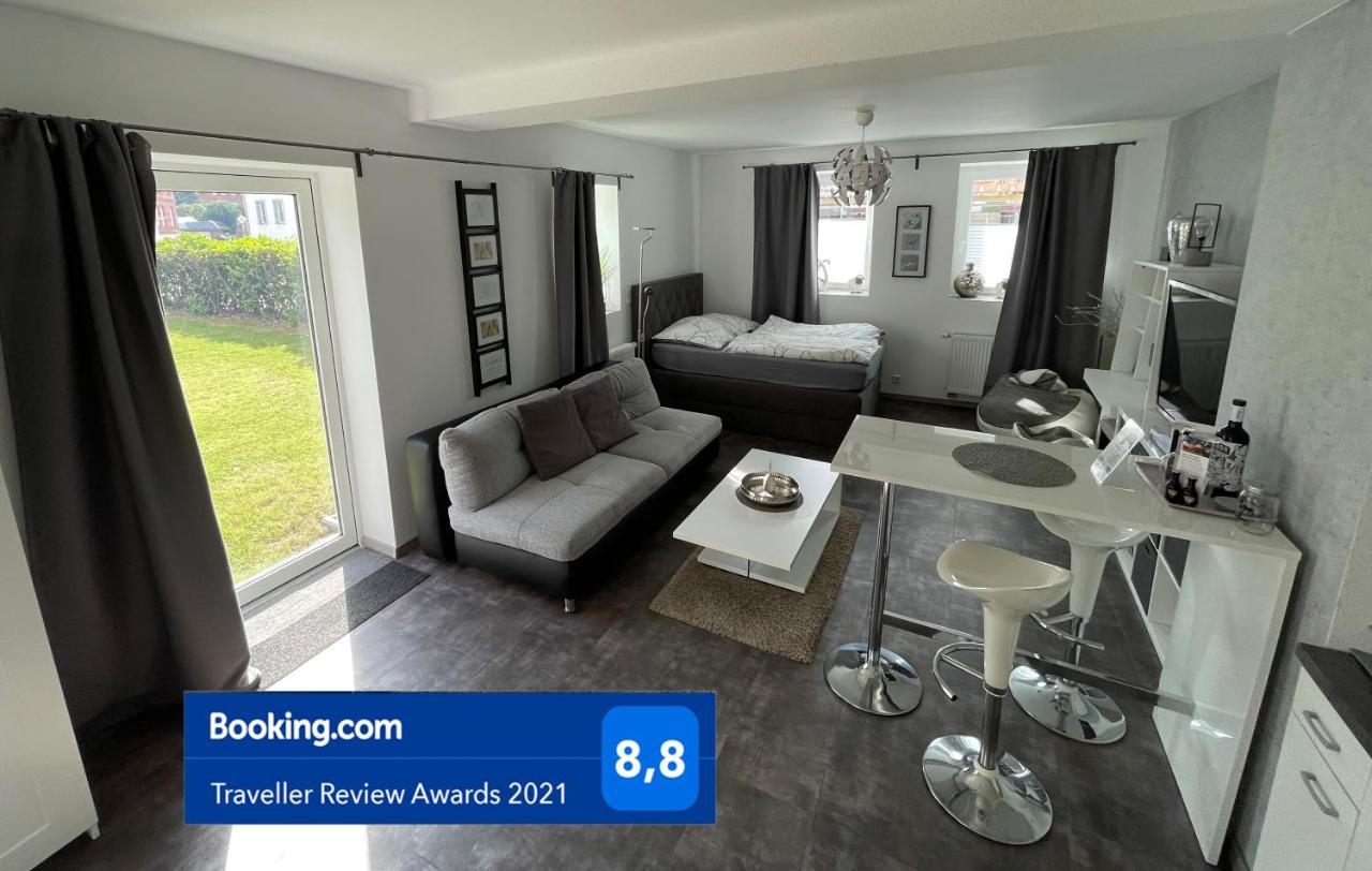 W1 - Kontaktloser 24h Check In, W-lan, Netflix, Parkplatz, Kueche, Boxspring-bett